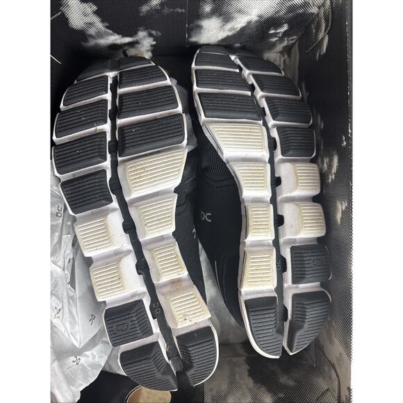 On Cloud Women's Size 10 M Running Shoes Black White Sneakers 19.0001 EUC - Picture 4 of 10